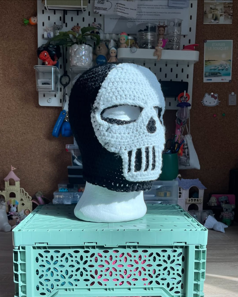Skulled crochet balaclava°